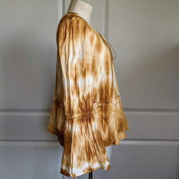 Moon River Blouse V-Neck Lace Up Tie Dye Long Sleeve Bell Cuffs Camel M NWT - Picture 7 of 15